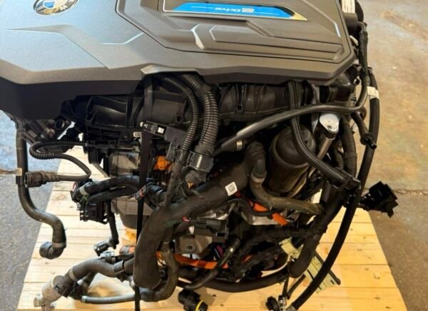 BMW G20 330e engine