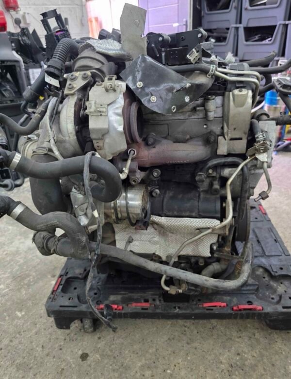 5845708866958594852 SEAT Leon 2.0 TDI CUNA Engine 2015