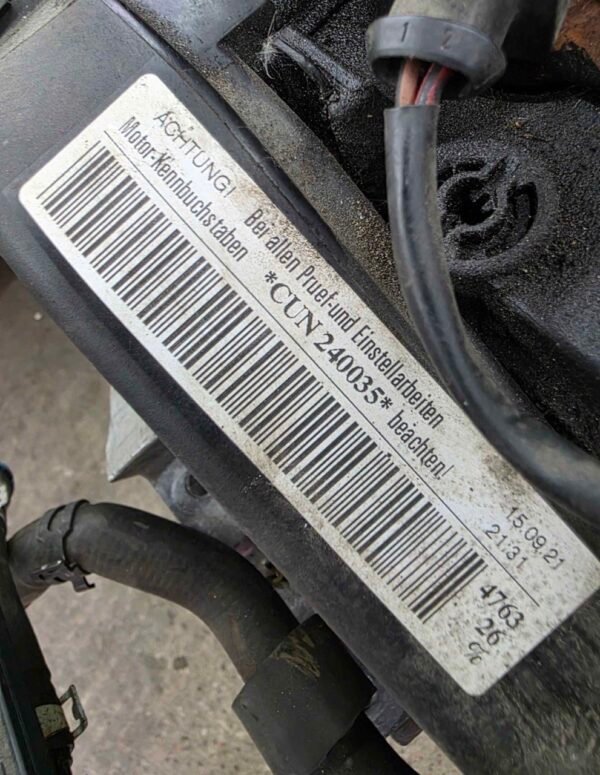 5845708866958594854 SEAT Leon 2.0 TDI CUNA Engine 2015
