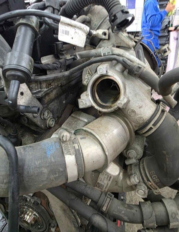 5845708866958594855 SEAT Leon 2.0 TDI CUNA Engine 2015