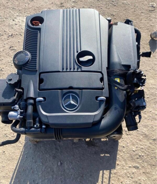 Mercedes C250 CGI engine