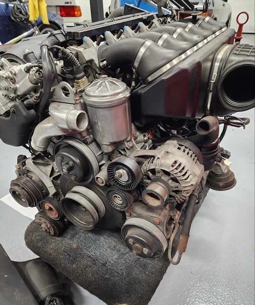 BMW E90 M3 S65B40 Engine 2013, 125,500 km — photo 3